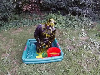 Puppy's Outdoor Gunge'n'paw In Full Rubber free video