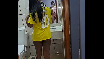 Esprementano O Pinto Do Casado Quando A Mulher Deli Saiu Pra Ver A Copa Dei O Cu Pra Eli free video