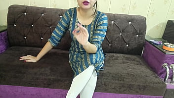 Tharki Aurat Makan Malkin Ne Apne Kirayedar Ko Chodne Ka Training De Hai free video